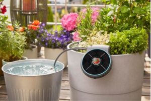 Gardena AquaBloom lomakastelusarja aurinkokennolla